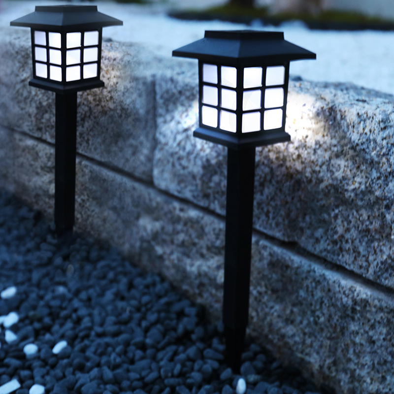 House-shaped solar lawn light — product information 17