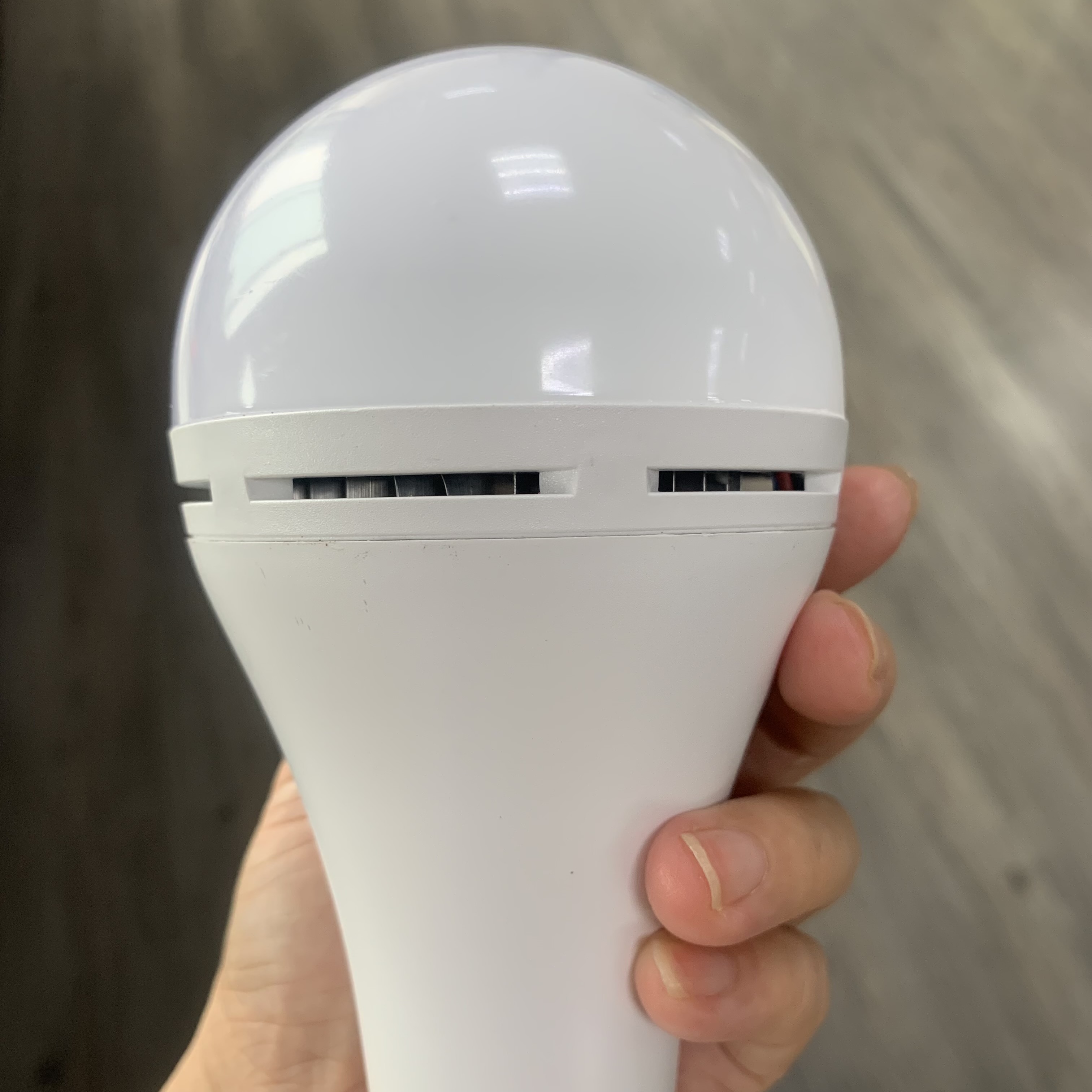 A70 E27 rechargeable emergency bulb — product information 7